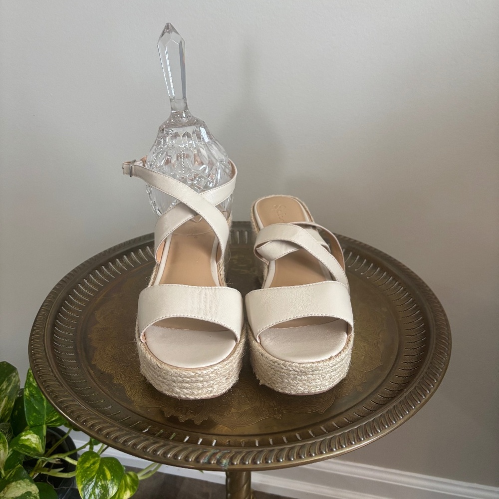 Splendid tan wedges size 8